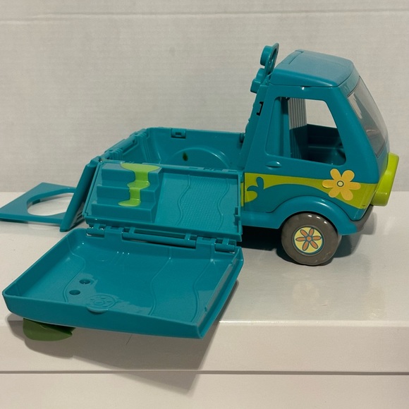Hanna Barbera Scooby Doo Mystery Machine - Picture 8 of 14
